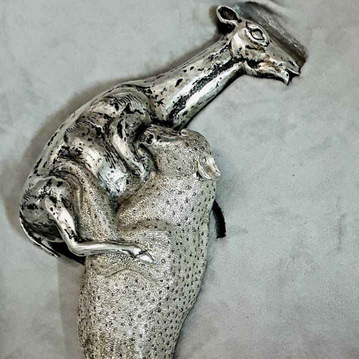 مجسمه دستساز نقره مزین به الماس